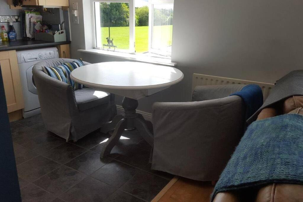 Galway City Lovely 2 Bed Apartment エクステリア 写真