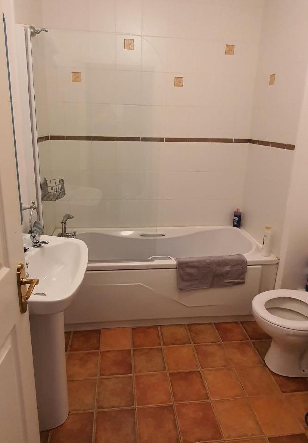 Galway City Lovely 2 Bed Apartment エクステリア 写真